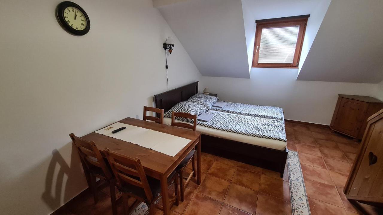 Gyulai Fuerdoe Apartman Εξωτερικό φωτογραφία