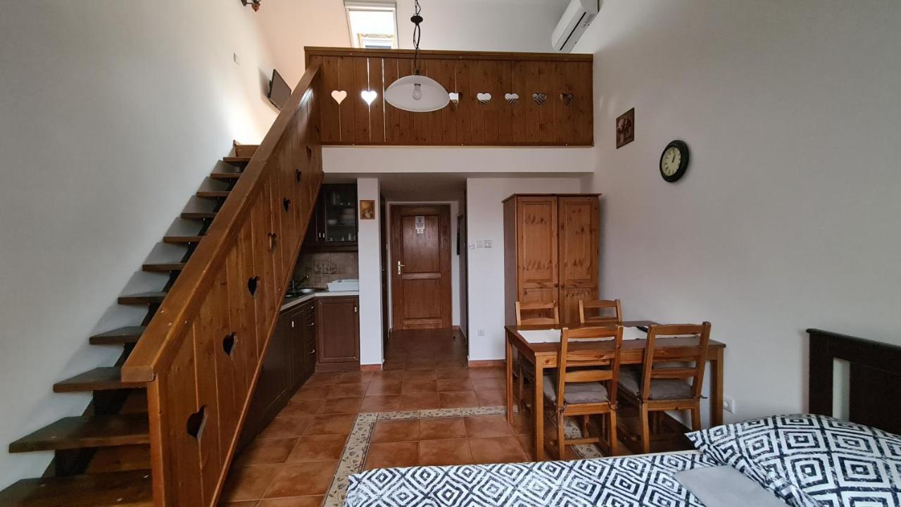 Gyulai Fuerdoe Apartman Εξωτερικό φωτογραφία