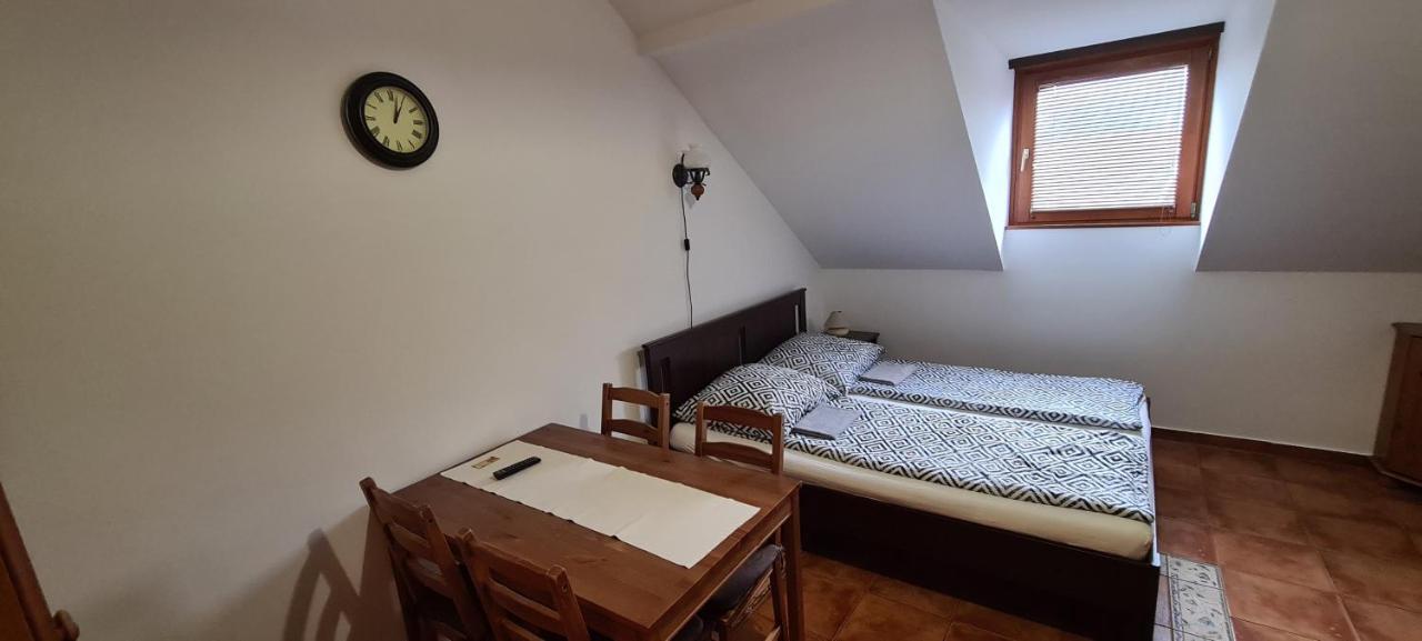 Gyulai Fuerdoe Apartman Εξωτερικό φωτογραφία