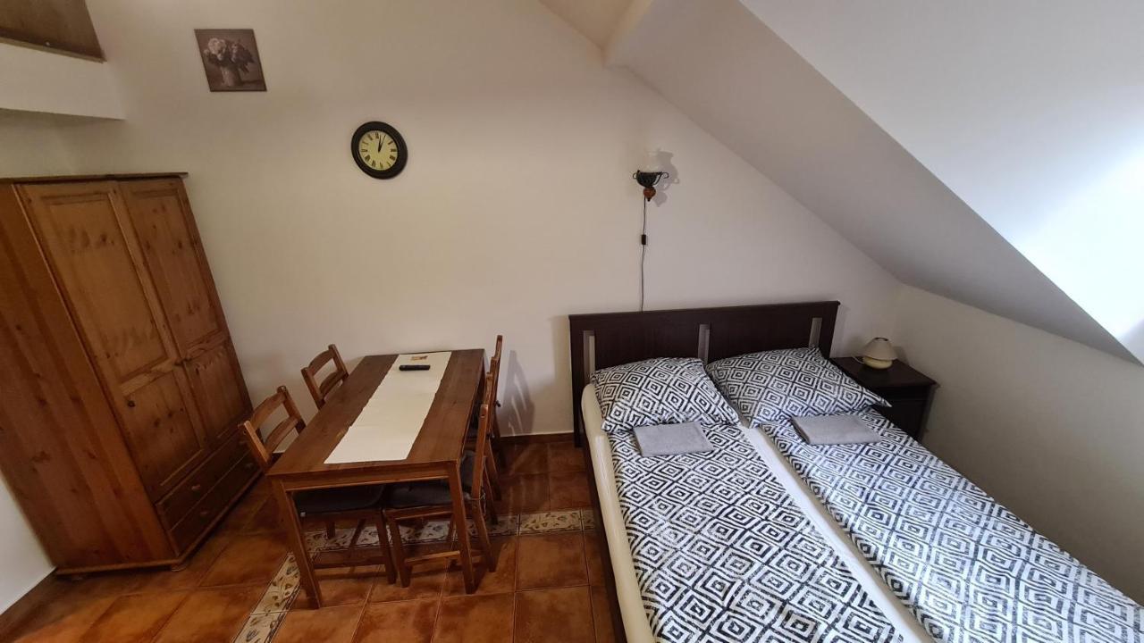 Gyulai Fuerdoe Apartman Εξωτερικό φωτογραφία