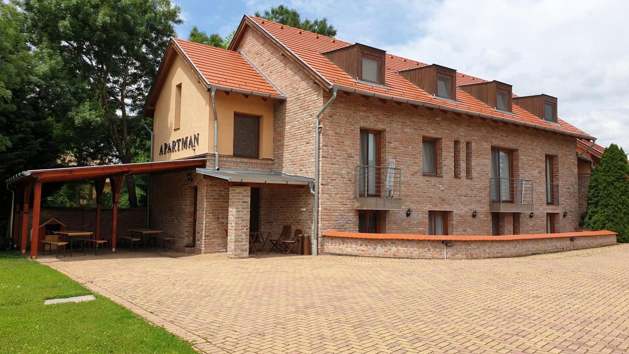 Gyulai Fuerdoe Apartman Εξωτερικό φωτογραφία