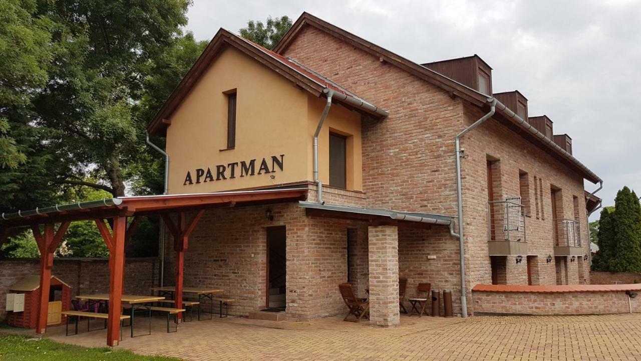 Gyulai Fuerdoe Apartman Εξωτερικό φωτογραφία